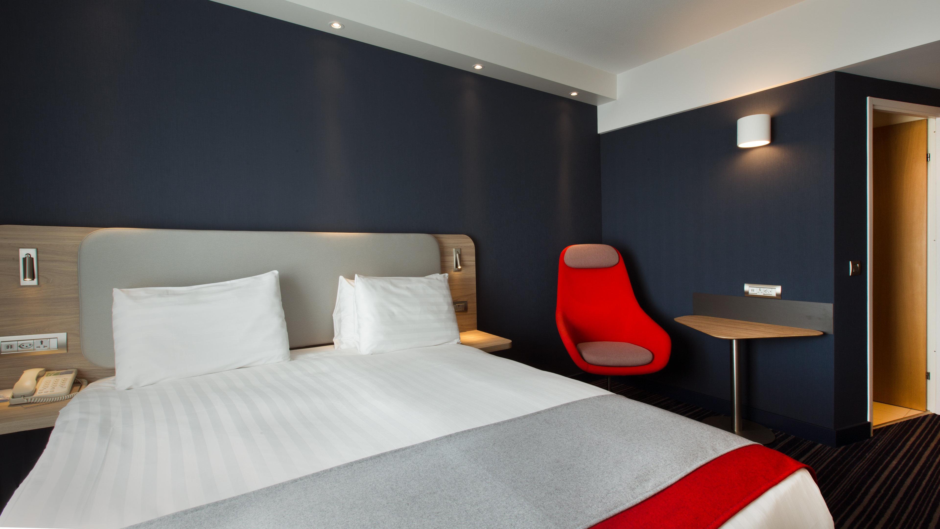 Holiday Inn Express Geneva Airport By Ihg Meyrin Exterior photo