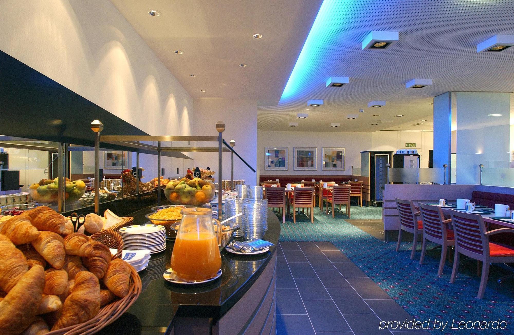 HOLIDAY INN EXPRESS GENEVA AIRPORT, AN IHG HOTEL GENEVA 3* (Switzerland) -  from US$ 84 | BOOKED